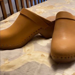 Isabel Marant Tan leather clogs. Size 41.